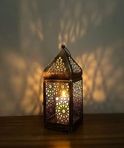 Metalen Vintage Lantaarn – Oosterse Tafeldecoratie in Antiek Goud 2 Oosterse Tafeldecoratie